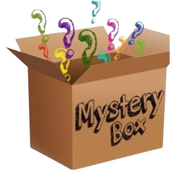 𝅺mystery Box womens clothing, purses and shoes etc. - Picture 1 of 1
